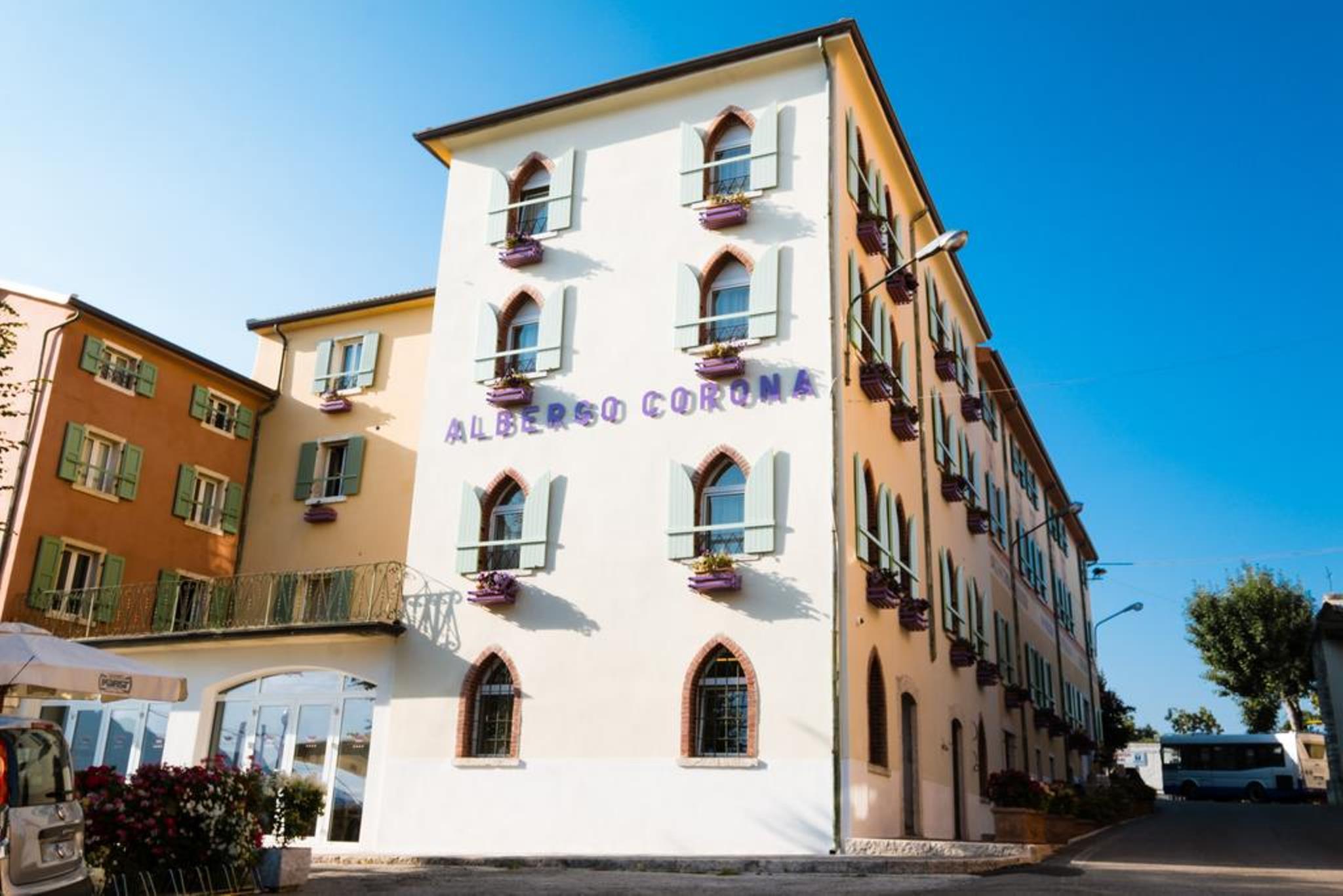 Hotel Corona Spiazzi Di Caprino Экстерьер фото