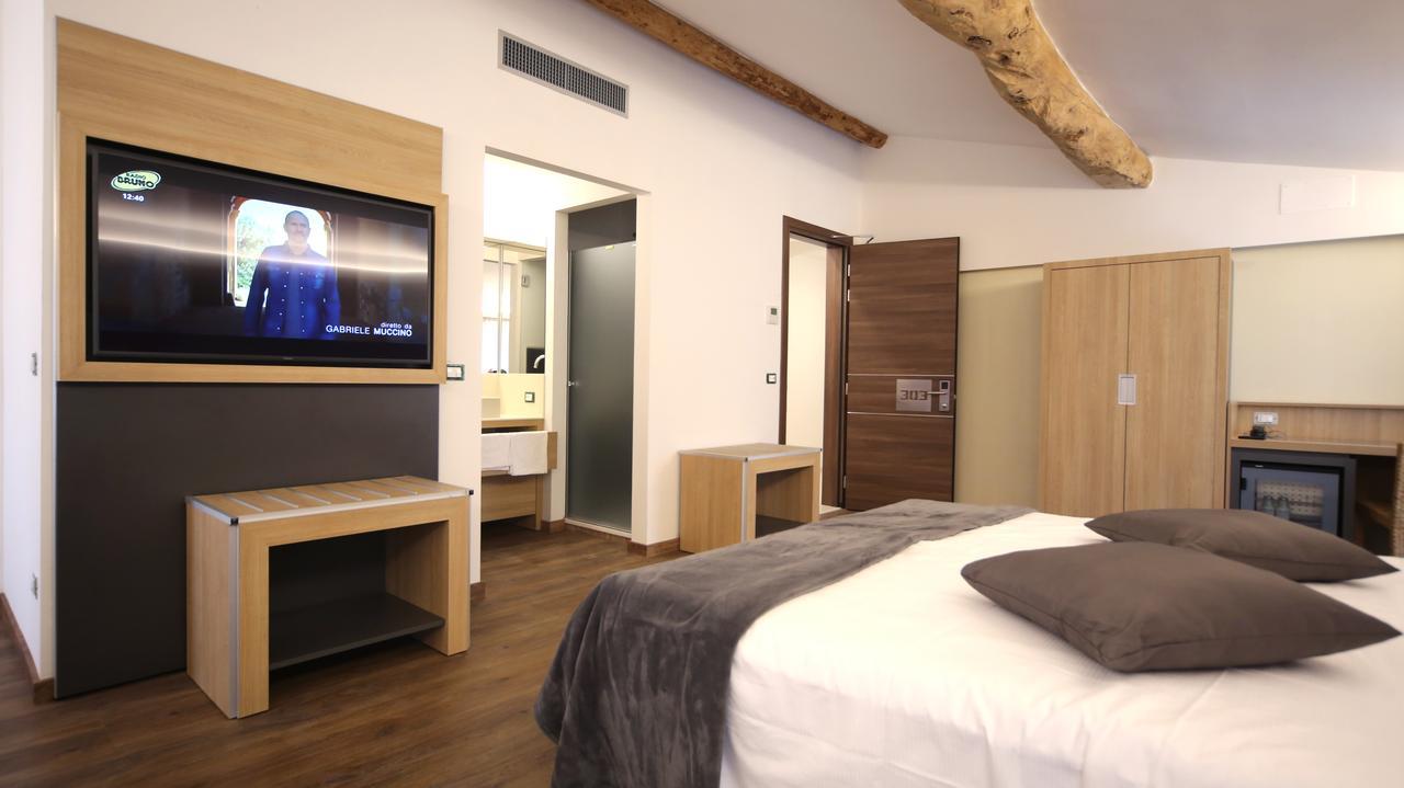 Hotel Corona Spiazzi Di Caprino Экстерьер фото